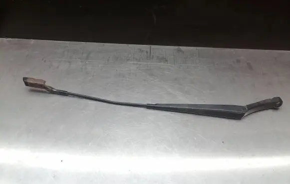 Volkswagen PASSAT B6 Windshield/front glass wiper blade 3C1955410B