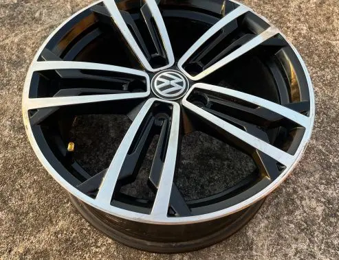 Volkswagen e-Golf R17 alloy rim 5GE601025B 5GE601025