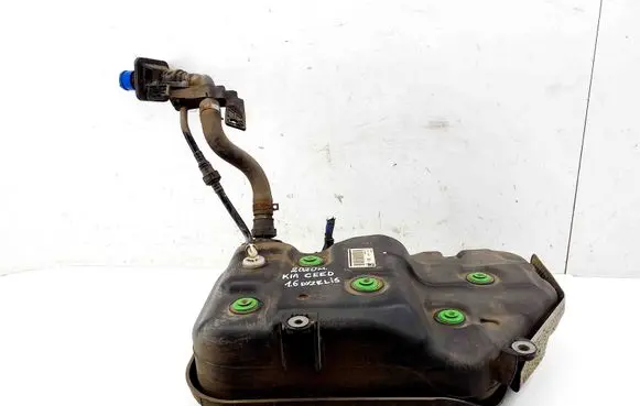 KIA Ceed AdBlue liquid reservoir 31500G4950
