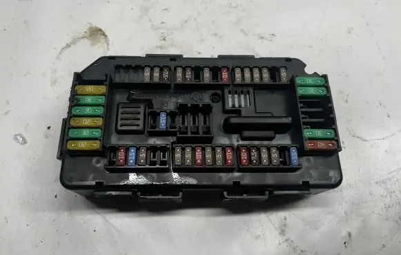 BMW 1 F20 F21 Fuse box set 9389068 938906801