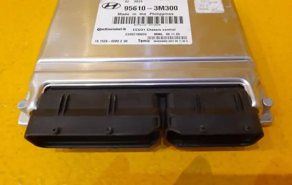 Hyundai i40 Engine control unit/module ECU 956103M300