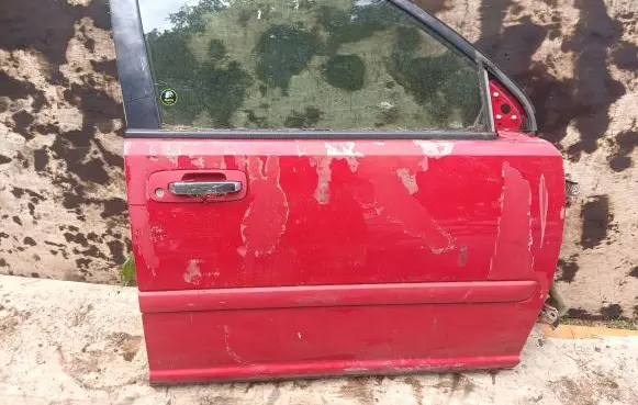 Nissan X-Trail T30 Front door