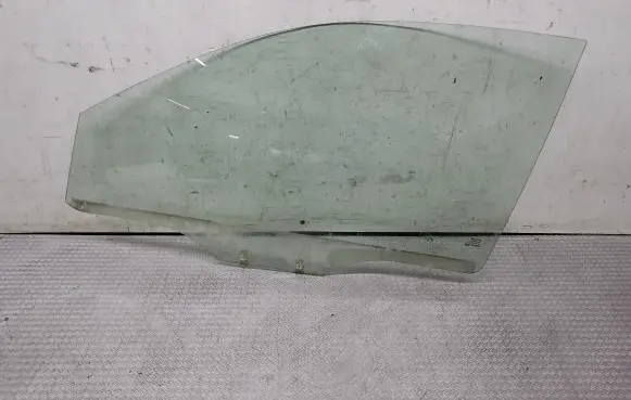 Mitsubishi Space Star Front door window glass four-door