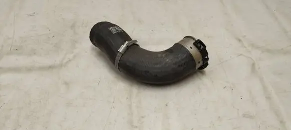 Volvo XC90 Intercooler hose/pipe 31684256