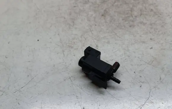 BMW 5 E60 E61 Vacuum valve 7223410