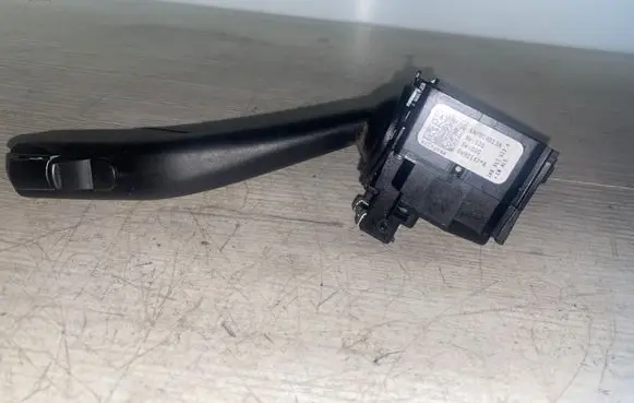 Volkswagen Touran I Indicator stalk ANP80H013A 8W80147A