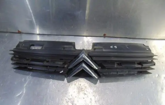 Citroen C5 Front bumper upper radiator grill