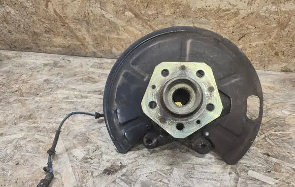 Maserati Coupe Front wheel hub spindle knuckle 28839701