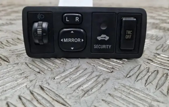 Toyota Corolla E120 E130 Wing mirror switch 163574