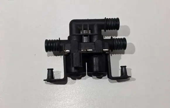 BMW 5 E60 E61 Coolant heater control valve 64116931708 6931708