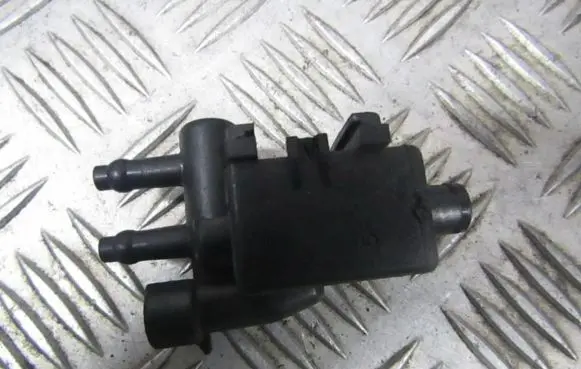 Renault Megane I Turbo solenoid valve
