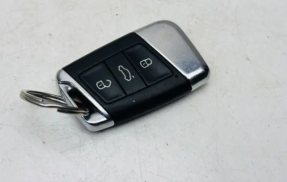 Skoda Superb B8 (3V) Ignition key/card 