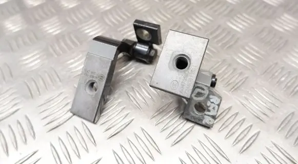 Rear door hinge set
