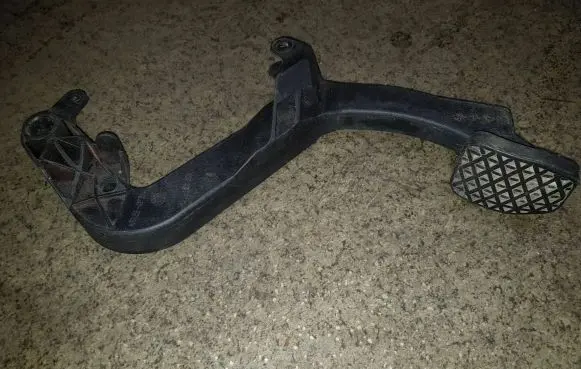 BMW 3 E36 Brake pedal 1158659
