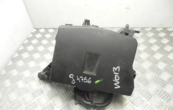 Toyota Avensis T270 Fuse box set 8211105J11 G4756