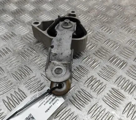 Mercedes-Benz CLA C117 X117 W117 Engine mount bracket A2462400809