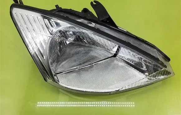 Ford Focus Headlight/headlamp