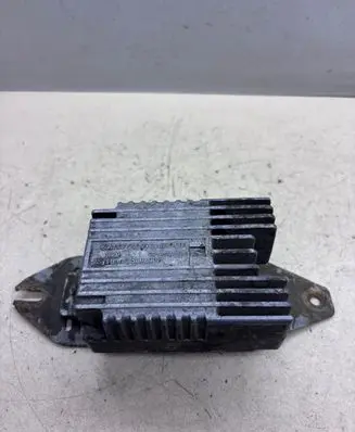 Mercedes-Benz E W211 Fan control module A0275457732