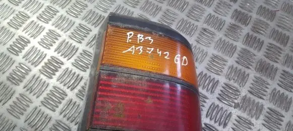 Volkswagen PASSAT B3 Rear/tail lights 333945257 333945112
