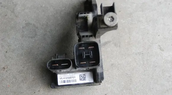 BMW 1 F20 F21 Battery relay fuse 412588701