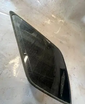 KIA Sorento Rear side window