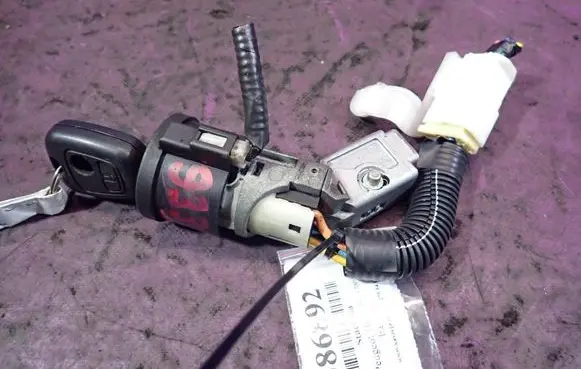 Peugeot 107 Ignition lock 