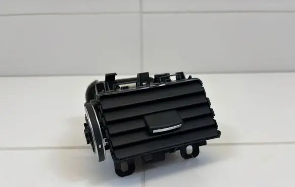Rear air vent grill