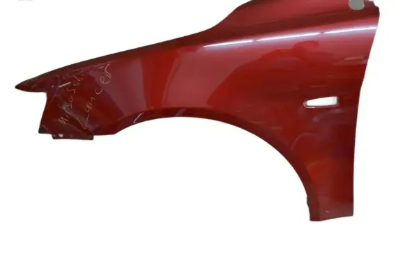 Mitsubishi Lancer VIII Fender