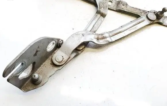 Audi A4 S4 B5 8D Tailgate/trunk/boot hinge 8d5827301c