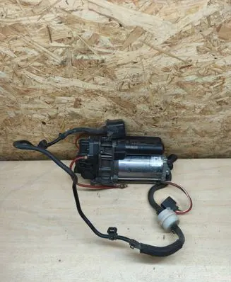 Porsche Cayenne (9Y0 9Y3) Air suspension compressor/pump 4M0616005J