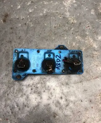 Audi A8 S8 D2 4D Coolant fan relay 893959493C