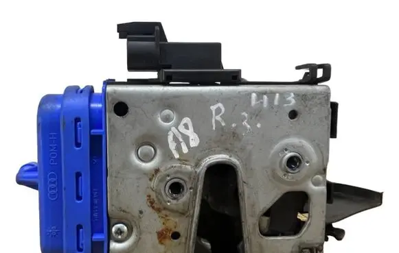 Audi A8 S8 D2 4D Rear door lock 4D0839016D