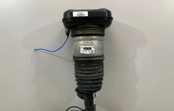 BMW X5 G05 Shock absorber/damper/air suspension 6869048