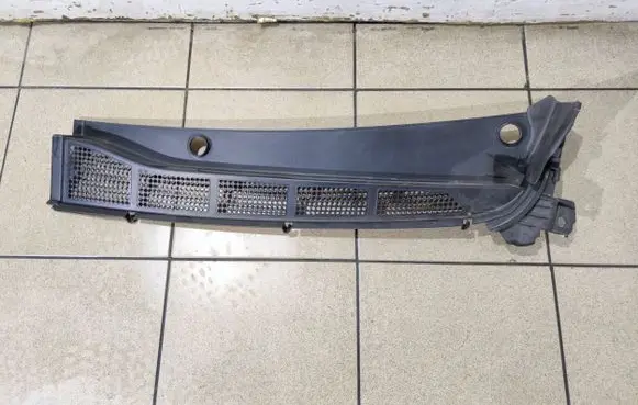 Peugeot Traveller Wiper trim 9808467277