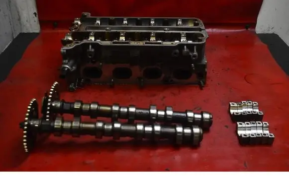 Opel Astra H Engine head 55568426