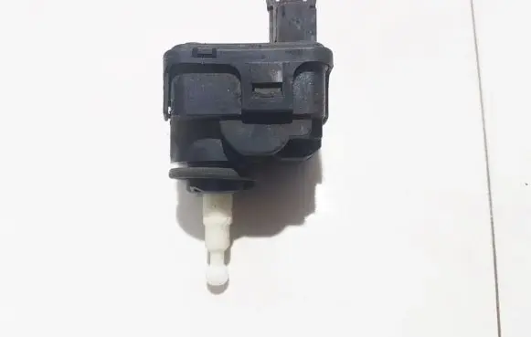 Headlight level adjustment motor