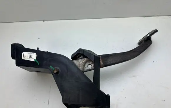 Ford Mustang V Brake pedal DR332450CA