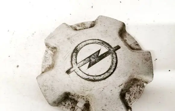 Opel Kadett D Original wheel cap 90126134