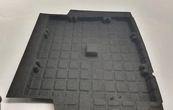 Trunk/boot floor carpet liner