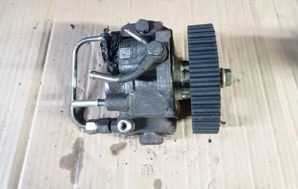Opel Meriva A Fuel injection high pressure pump HU2940000073 8973138624