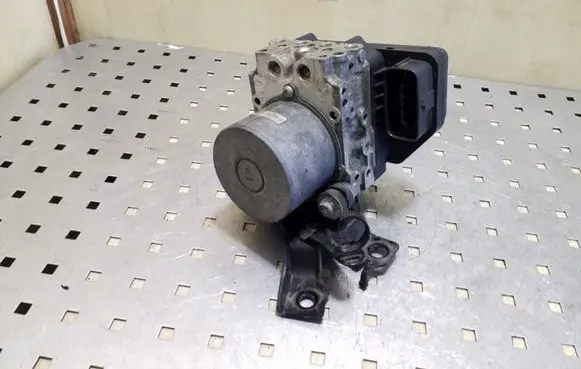 Mazda 6 ABS Pump GAM7437A0 1338004451