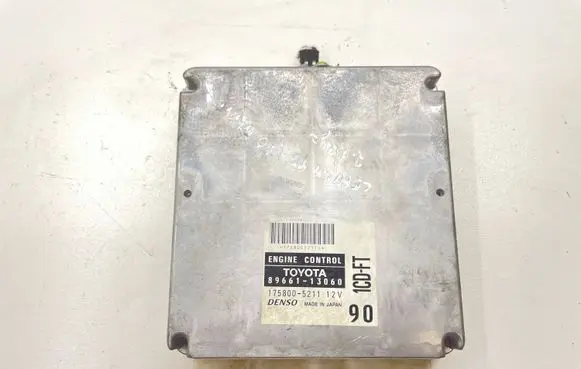 Toyota Corolla Verso E121 Engine control unit/module 1758005211 8966113060