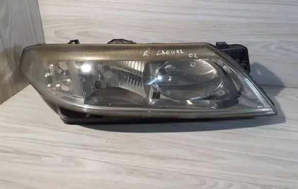 Renault Laguna II Headlight/headlamp 8200002847
