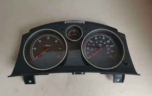 Opel Zafira B Speedometer (instrument cluster) 13309001
