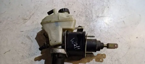 Mercedes-Benz E W211 Master brake cylinder A0004300312