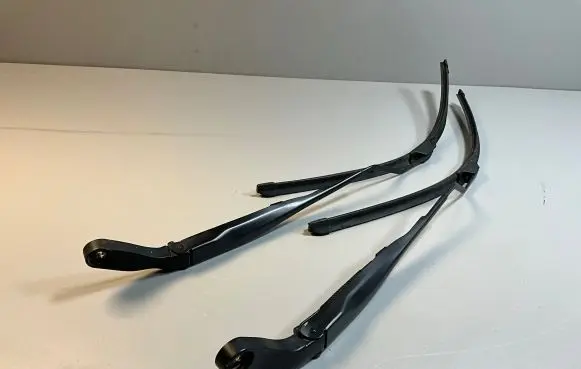 Dodge RAM Windshield/front glass wiper blade 89813805 89813812