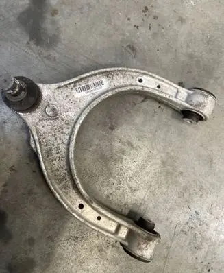 BMW 5 G30 G31 Front lower control arm/wishbone 6861185