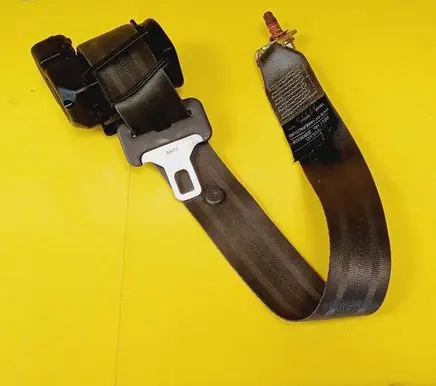 Rear seatbelt