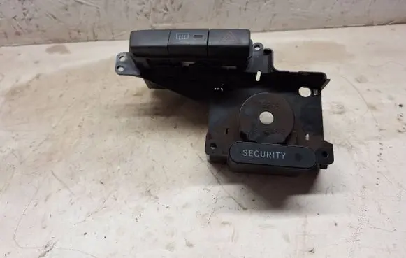 Toyota Yaris Hazard light switch 758292