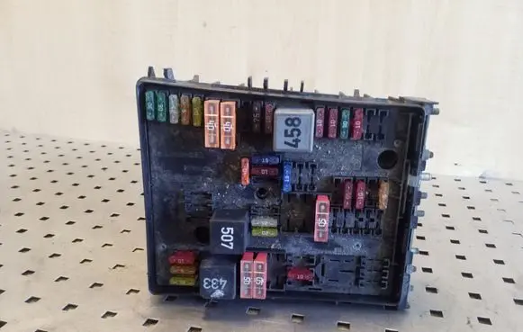 Volkswagen Touran I Fuse module 1K0937800E 1K0937804B 1K0937124H